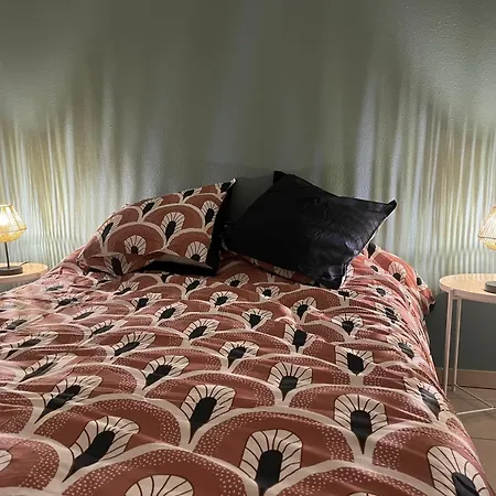 Appartement Climatisé Lumineux Terrasse Piscine Parking *