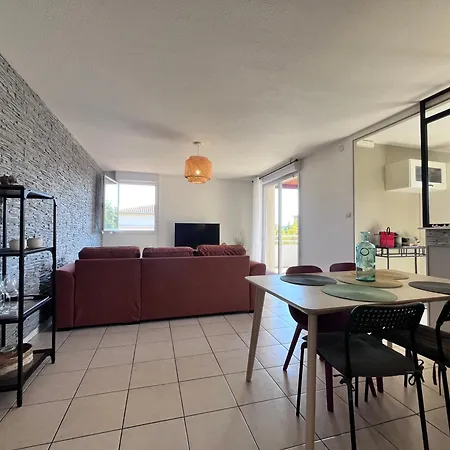 Appart Climatise Lumineux Terrasse Piscine Parking *