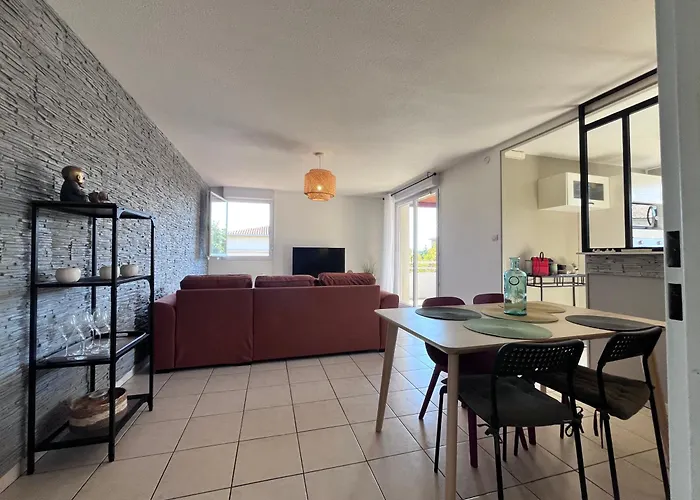 Lumineux Terrasse Piscine *